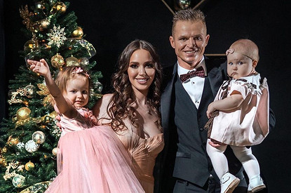 «Не знаем, как вакцина влияет на беременных»: Дмитрий Тарасов намекнул на интересное положение Анастасии Костенко