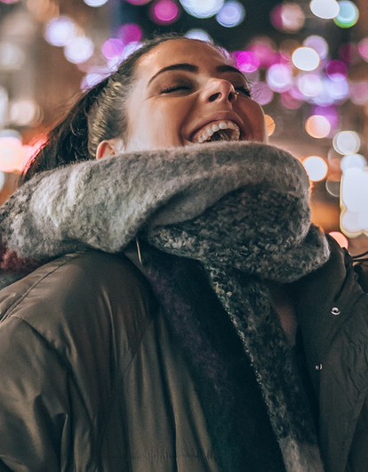 Стильные пальто для полных женщин: фасоны, цвета, детали