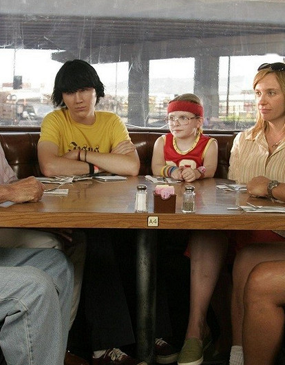 Лучше вместе: 9 психологических настольных игр, в которые можно играть всей семьей (видео)