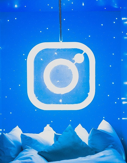 Макияж без макияжа: 10 самых красивых масок в Instagram
