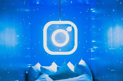Макияж без макияжа: 10 самых красивых масок в Instagram
