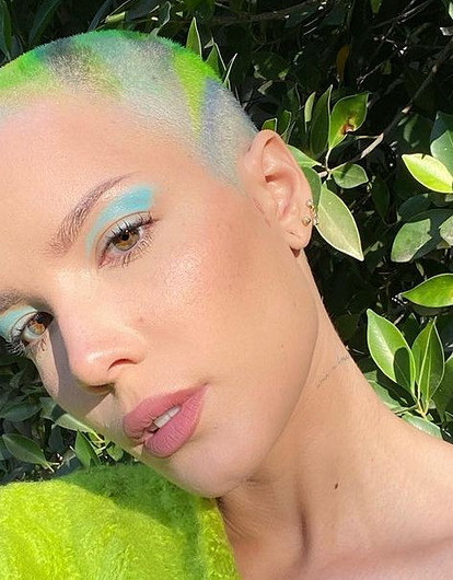 «Сюрприз!»: Певица Холзи объявила о беременности