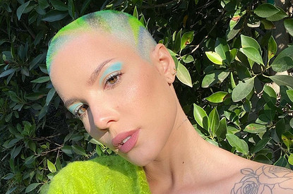 «Сюрприз!»: Певица Холзи объявила о беременности