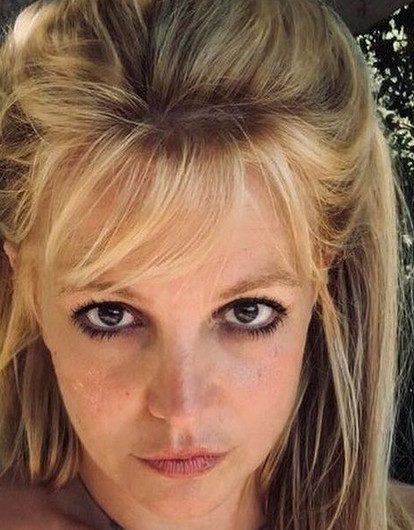 Бритни Спирс снялась полностью обнаженной после победы в суде над отцом