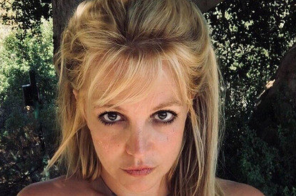 Бритни Спирс снялась полностью обнаженной после победы в суде над отцом