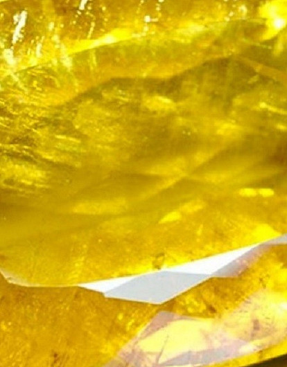 Осколок Солнца: история и магические свойства камня гелиодор