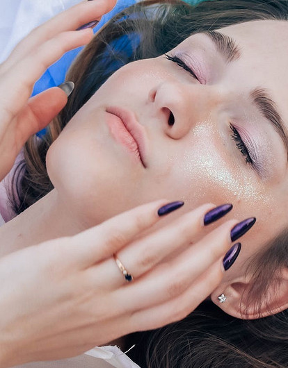 Психосоматика прыщей: какие эмоции доводят до акне