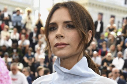 «Пожалуйста, не трогай больше губы»: Викторию Бекхэм назвали жертвой пластики