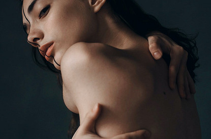 «Голая» йога: экзотический фитнес, который очень повышает самооценку