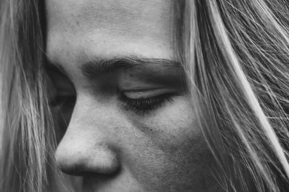 «Если бы я не подслушивал, сосед бы убил свою жену»: 4 диких воспоминаний из детства, от которых становится жутко