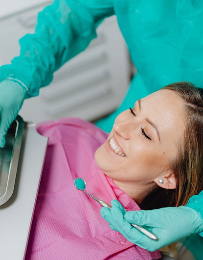 Особенный стоматолог: что важно учесть при выборе имплантолога