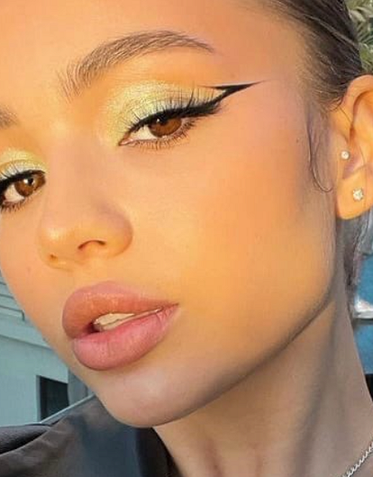 «Мерзко смотреть»: Валя Карнавал обратилась к недоброжелателям старшего поколения