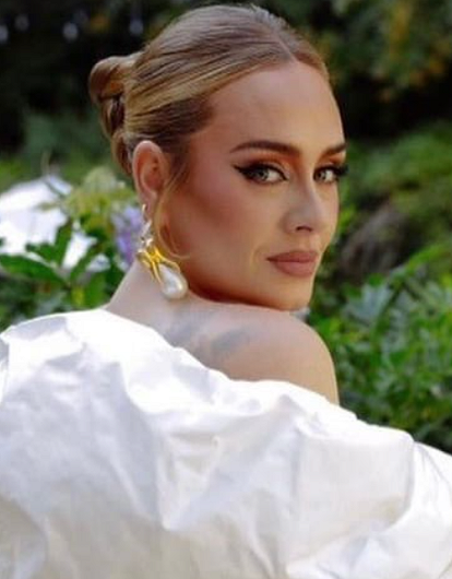 «Минимум раз в неделю»: Адель рассказала о своем питании