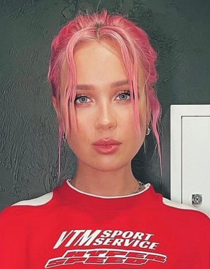 «Когда вижусь с Моргенштерном, это очень откровенно»: Клава Кока об отношениях с артистом