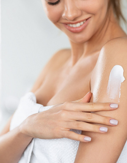 Один за всех: как выбрать универсальный крем для рук, ног и тела?