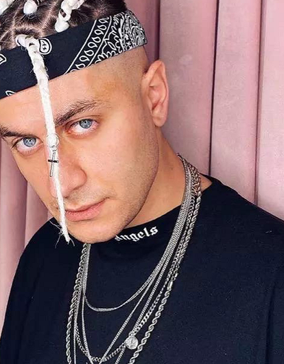 «Угрожали, что убьют меня и моего сына»: отец Давы рассказал о тяжелом периоде