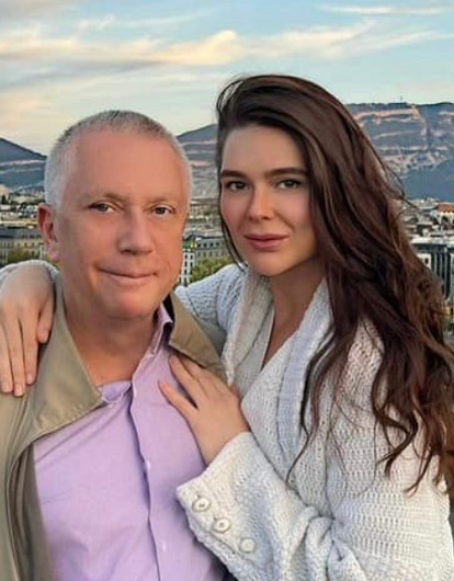 Собчак и Галкин стали ведущими на свадьбе экс-замглавы Минфина