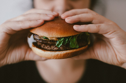Ночной дожор: 5 знаков зодиака, которые любят поесть перед сном