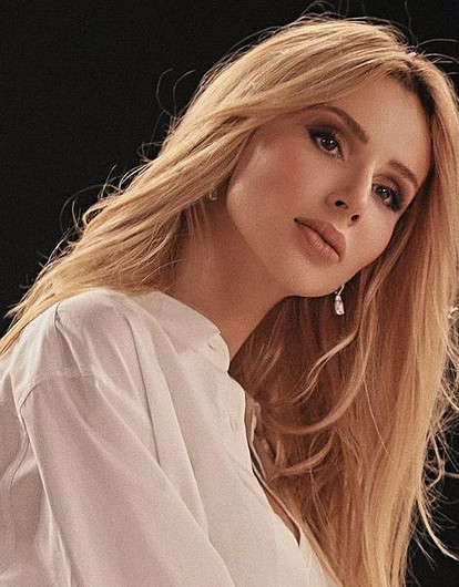 Светлана Лобода в свадебном платье и жена Моргенштерна прошлись по подиуму (видео)