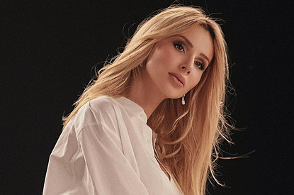 Светлана Лобода в свадебном платье и жена Моргенштерна прошлись по подиуму (видео)