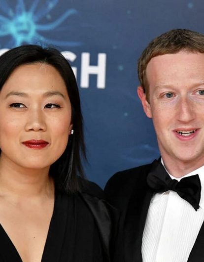 На Цукерберга и его жену подали в суд за сексуальные домогательства