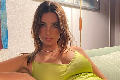 «Наблюдали за процессом»: Эмили Ратаковски рассказала о родах