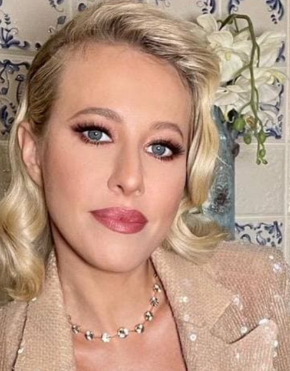 «У нас в стране по коньяку главная, как вы помните, не я»: Ксения Собчак обратилась к Бузовой