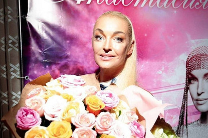 «Я влюблена»: Анастасия Волочкова рассказала о новом романе (видео)