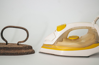 Как и чем очистить утюг от пригара на подошве в домашних условиях: 12 способов (видео)