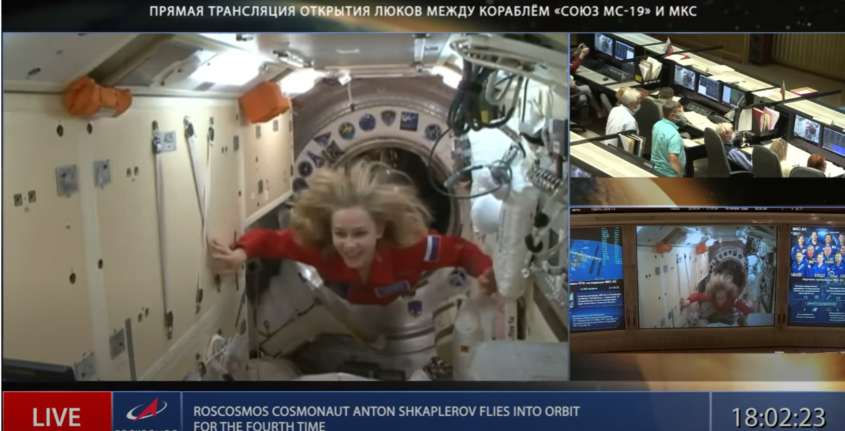 Юлия Пересильд и Клим Шипенко встретились с космонавтами на МКС