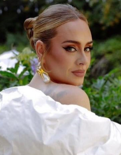 «Причиной была моя тревожность»: певица Адель рассказала, как ей удалось похудеть