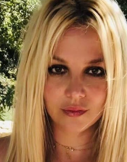 «Девушка, которая была убита»:  Бритни Спирс пишет книгу