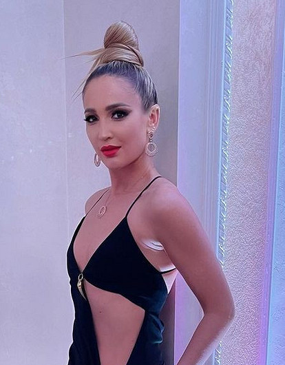 Ольга Бузова возмутилась, что больше не будет играть во МХАТе