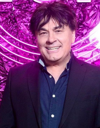 Директор заболевшего коронавирусом Александра Серова рассказал о его состоянии