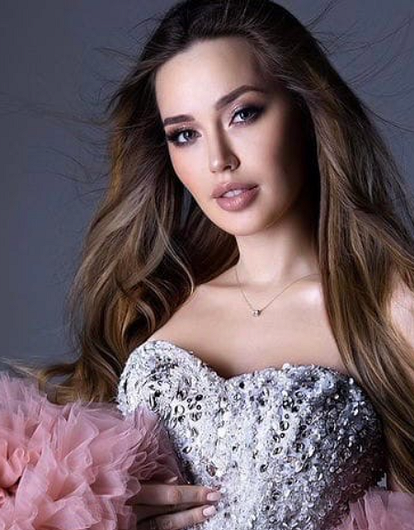 «Как только небо темнеет, я начинаю рыдать»: Анастасия Костенко рассказала о послеродовой депрессии