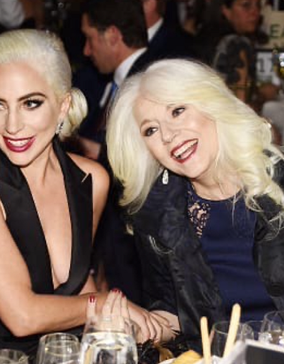 «Она начала бороться с проблемами психического здоровья с ранних лет»: мать Леди Гаги сделала признание