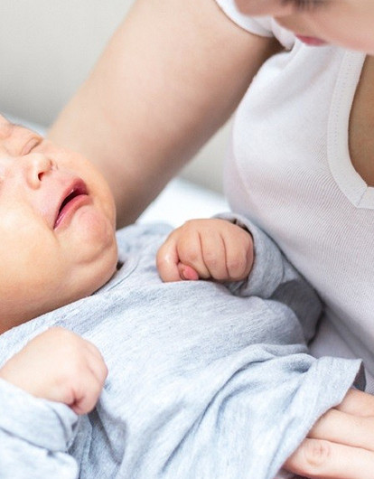 Детские колики: не опасно, но мучительно