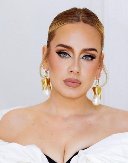 «Спас мне жизнь»: Адель рассказала о разводе с мужем, алкоголизме и похудении