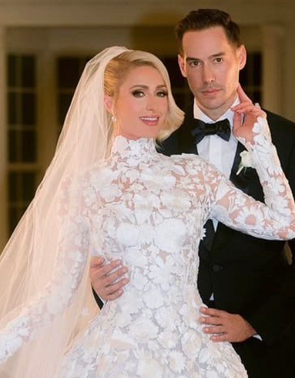 «Он поддерживает этого ребенка»: у новоиспеченного мужа Пэрис Хилтон есть внебрачная дочь