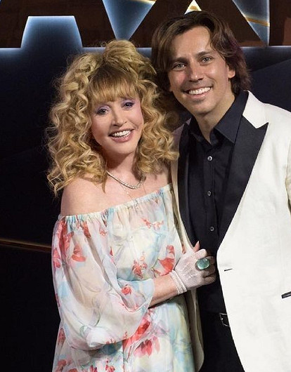 Максим Галкин похвастался стройными ногами Пугачевой в мини