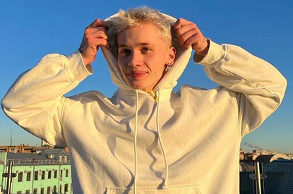 «Для меня это чужой человек»:  Даня Милохин встретился с биологическими родителями