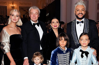 Киркоров, Ивлеева, Рудковская и другие блистали на балу дебютанток Tatler 2021