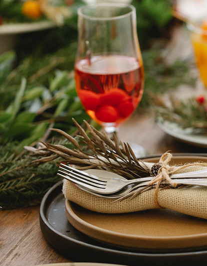 К любому застолью: лучшие идеи с фото и советы по сервировке стола в домашних условиях