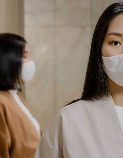 Эффект маски: как справиться с раздражением от защитного аксессуара в разгар пандемии