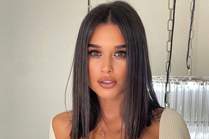 Ксению Бородину в нижнем белье раскритиковали за неудачный фотошоп