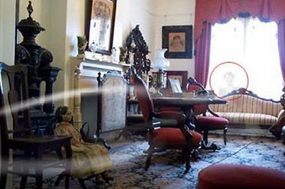 15 фотографий, которые заставили мир поверить в призраков