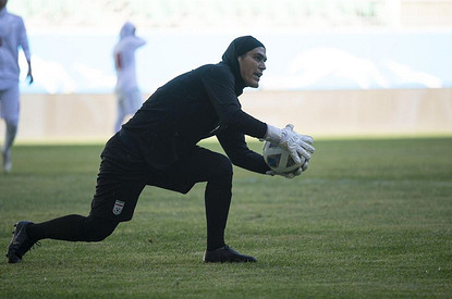 «Мой грех в том, что я некрасива»: футболистку из Ирана приняли за мужчину