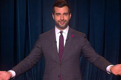 Иван Ургант передал привет миллионам поклонниц журнала «Лиза» в эфире «Вечернего Урганта»