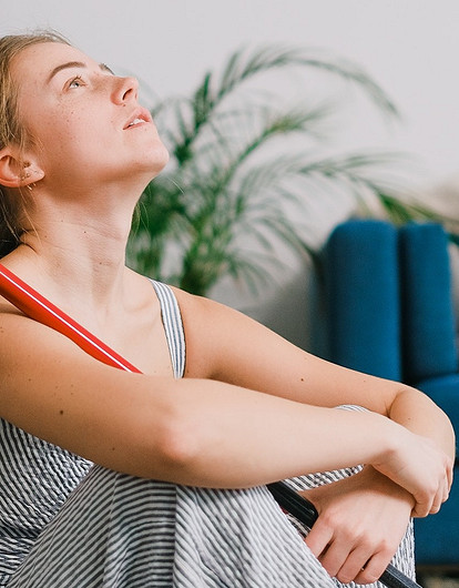 Как и чем отмыть натяжной потолок: 8 советов