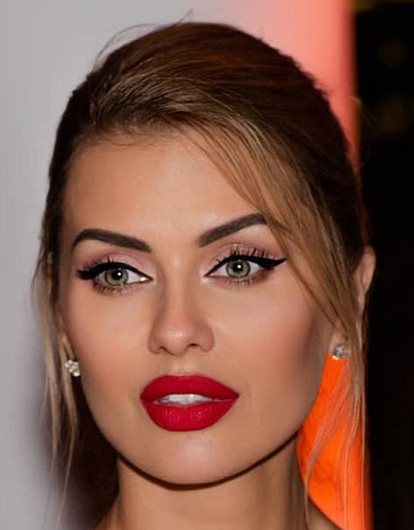 «Пинкиш, но не рэдиш»: Виктория Боня насмешила своим знанием английского в ресторане (видео)